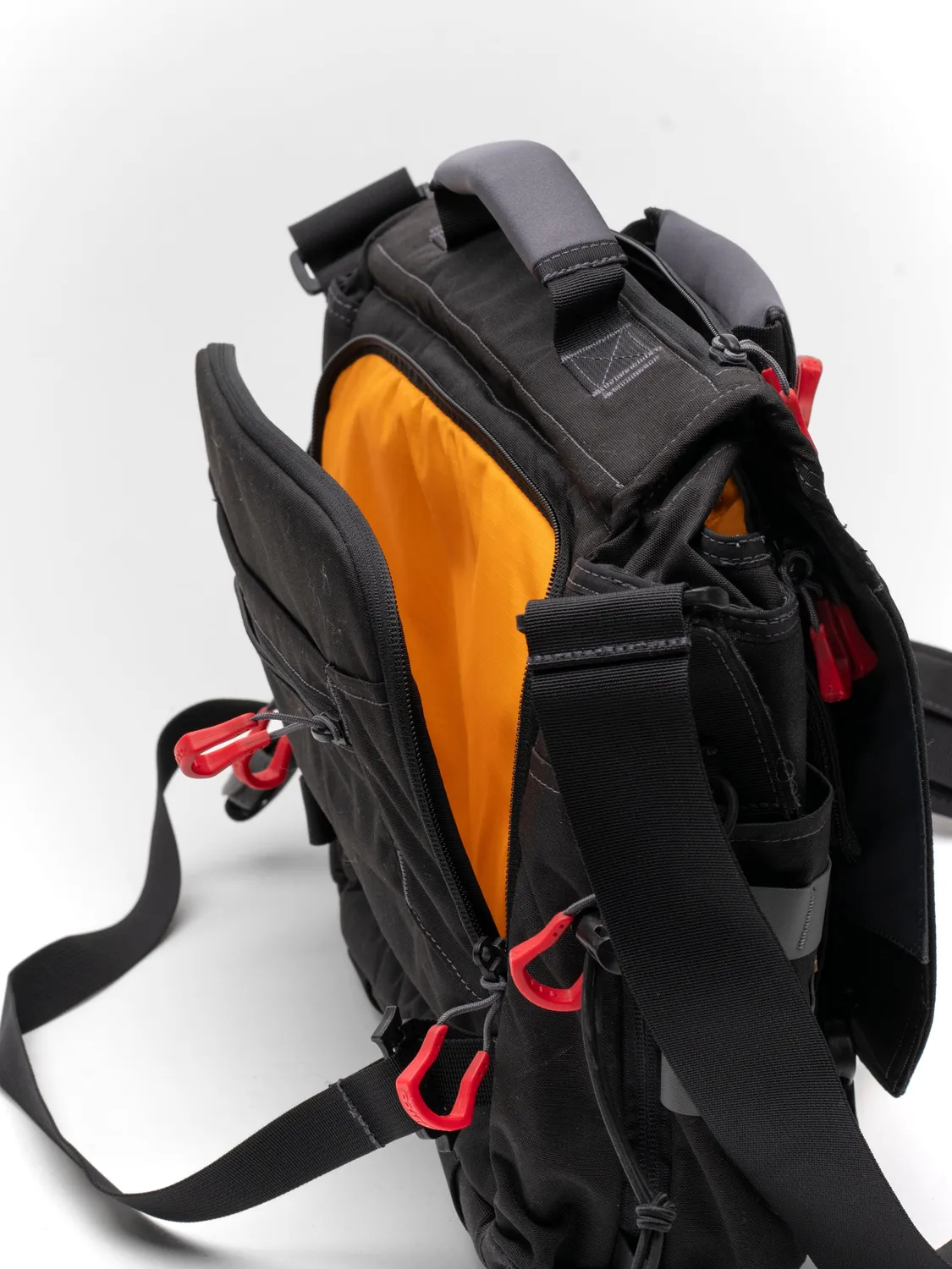 Spyderco Envoy-13 Messenger Bag Tasche 14L Cordura